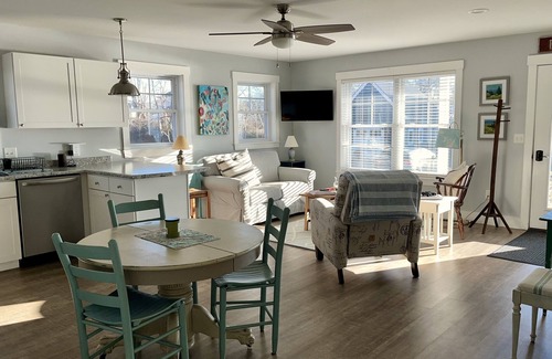 Orrs Island Cottage | Cozy oceanfront cottage on Orr's Island
