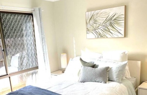 Belmont Apartment | Cozy park-side home close to city and beaches