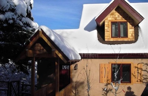 Steamboat Springs Ski Chalet | COZY PIVATE Chalet, SPECTACULAR VIEWS 2 DECKS , HOT TUB, WIFI, 2 TVs, Petsnn