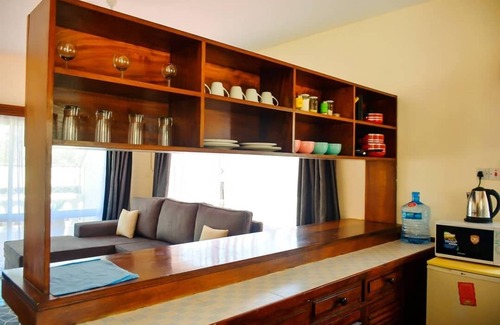 Mombasa Condo | Cozy Poolside 2 bed unit 5 mins walk to the beach