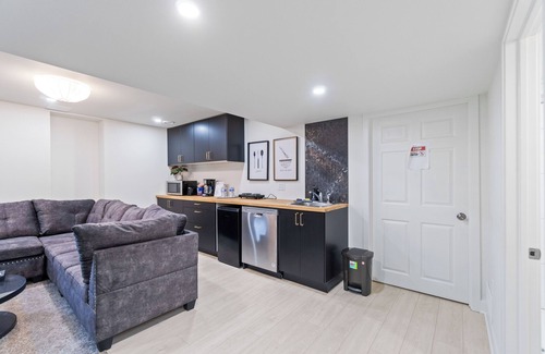 Carleton Place House | Cozy & Private Basement Suite with All Amenities