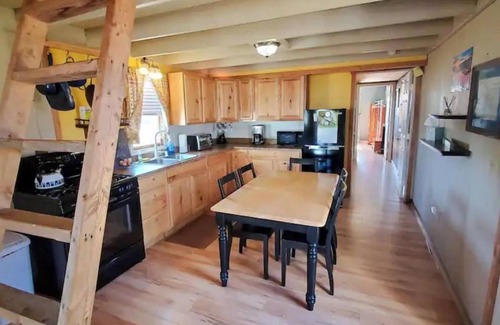 Pine Grove Other | Cozy, private home in the woods!