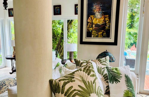 Navarro House | Cozy, private house with local flavor.
