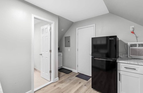 Mount Clemens Apartment | Cozy & Quiet Studio Flat in Historic Mount Clemens