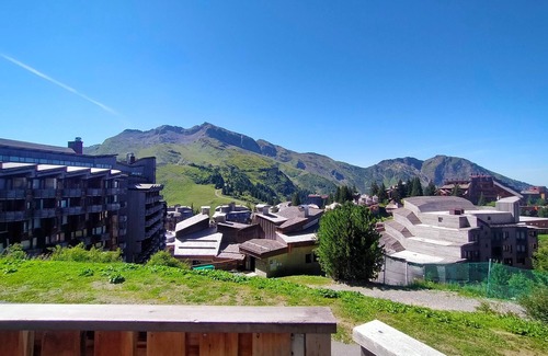 Avoriaz Apartment | Cozy Renovated Apartment in Avoriaz - 4 Guests, South Balcony, Ski Locker, 10-min Walk to Village