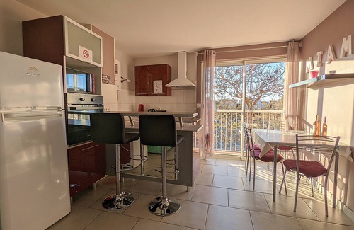 Cap d'Agde Apartment | Cozy renovated apartment with parking near port/beach, cleaning included