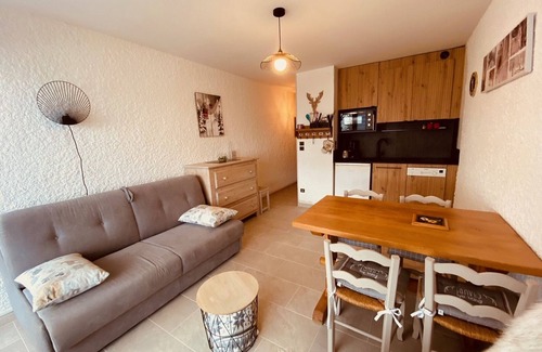 La Clusaz Apartment | Cozy Renovated Studio with Balcony, Garage, and Mountain Views in La Clusaz