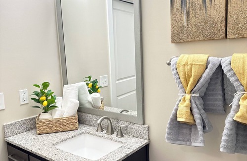 Smyrna Apartment | Cozy retreat 5 minutes from Braves and The battery.