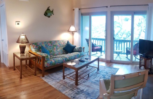Sailhouse Condo | Cozy Retreat by the Bay!