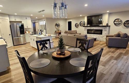Knik-Fairview House | Cozy Retreat in beautiful Wasilla Alaska. The Last Frontier awaits you.