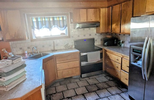 Villas Cottage | Cozy retreat, magnificent sunsets only 100 steps to the beach, Pets friendly!