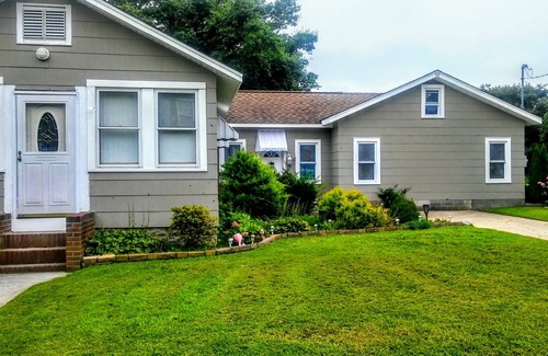 Villas Cottage | Cozy retreat, magnificent sunsets only 100 steps to the beach, Pets friendly!