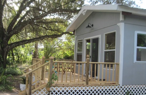Buckingham Cottage | Cozy river retreat on the Orange river Buckingham FL. w/pool and Kayaks!