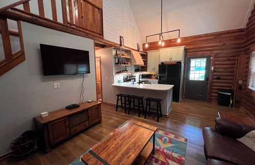 Fayetteville Cabin | Cozy, Riverfront ENTIRE Cabin