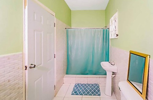Bull Bay House | Cozy Room in Jamaican Paradise