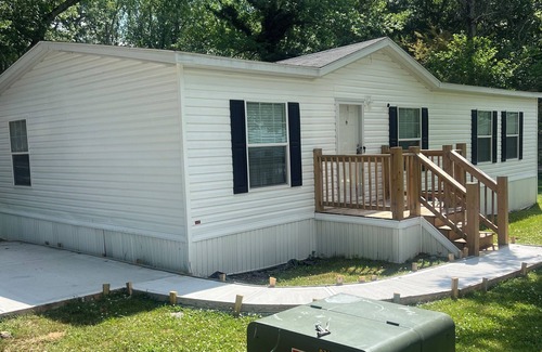 Lithia Springs House | Cozy Room in mobile home in Lithia Springs with WiFi, AC