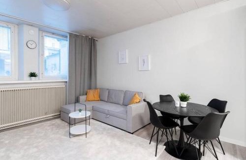 Kallio Apartment | Cozy roomy studio flat next to tram stop @ Kallio