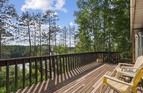 Greater Madawaska Cottage | Cozy Rustic Clost Lane Near Calabogie, ON