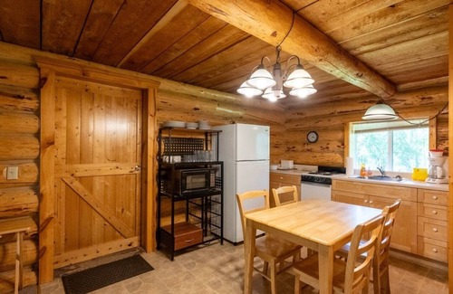 Sterling Cabin | Cozy Rustic Duplex Cabin - Kodiak Side