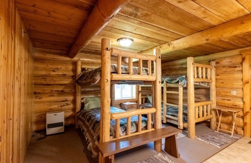 Sterling Cabin | Cozy Rustic Duplex Cabin - Kodiak Side