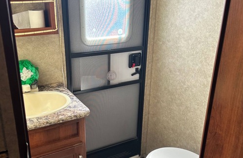 Elk Grove House | Cozy RV in the country