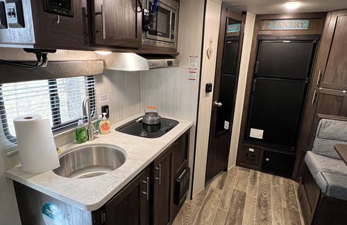 Bloomington House | Cozy RV with WiFi and AC in charming Bloomington