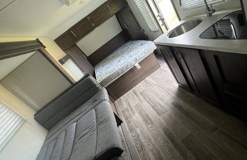 Bloomington House | Cozy RV with WiFi and AC in charming Bloomington