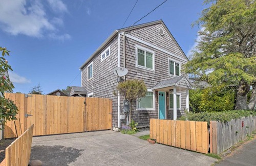 Seaside House | Cozy Seaside Cottage with Hot Tub and Game Room!