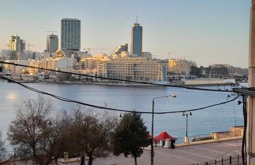Tower Road Apartment | Cozy Seaview Apartment Sliema S6