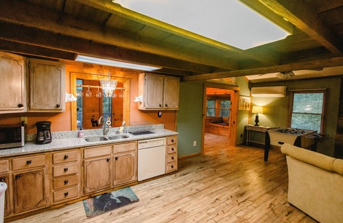 Cisco Cabin | Cozy secluded cabin in Cohutta Wilderness, with hot tub, great hiking trails