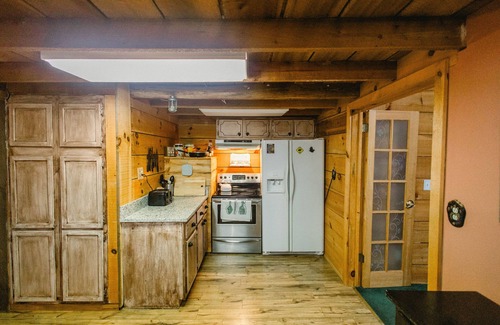 Cisco Cabin | Cozy secluded cabin in Cohutta Wilderness, with hot tub, great hiking trails