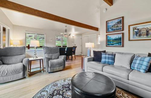 Vail House | Cozy Secluded Riverfront Cabin Fireplace Parking
