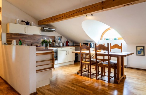 Munchen District Apartment | Cozy, spacious attic studio, only 24 KM from Munich center