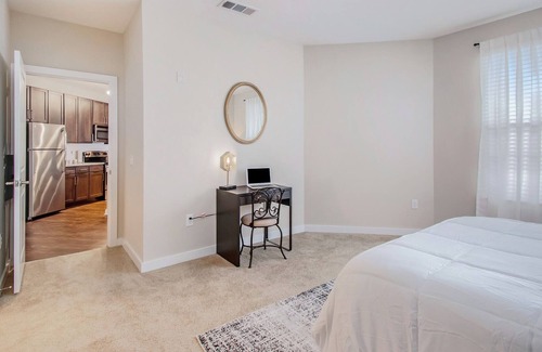 Smyrna Apartment | Cozy Spacious 1BR near Truist Park (3 mile drive)