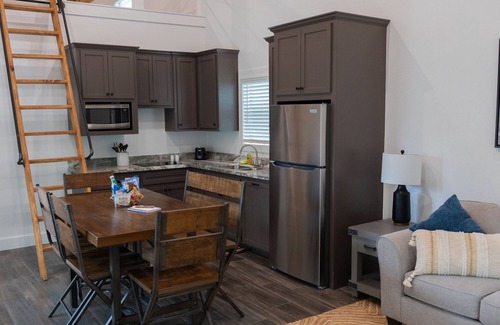 Livingston Cabin | Cozy, Spacious, and Right on the Banks of Rocky Creek, Two Creeks Crossing Resort