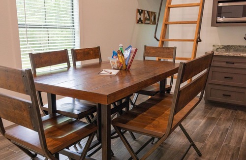 Livingston Cabin | Cozy, Spacious, and Right on the Banks of Rocky Creek, Two Creeks Crossing Resort