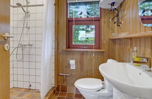 Norsminde House | Cozy, spacious cottage with sea view in charming location.