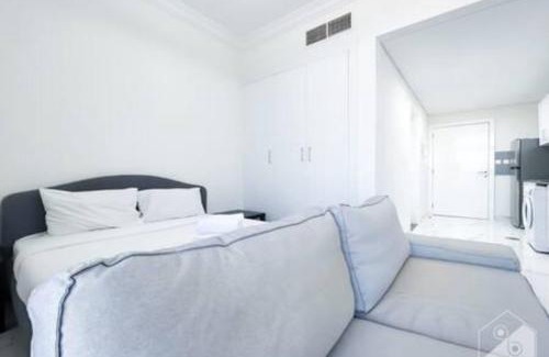 Dubai Apartment | Cozy Spacious Studio With Balcony Dubai