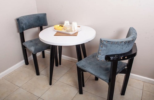 Runda Apartment | Cozy Stay at Bambo Nest, Coral BELLS | Rooftop Pool, Free WiFi, Netflix & More!