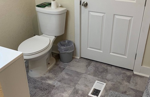 Elkhart House | Cozy stay at newly remodeled Oasis at Point Rock. Pet friendly!