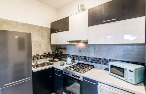 Siena Apartment | Cozy Stay in Colonna San Marco with View