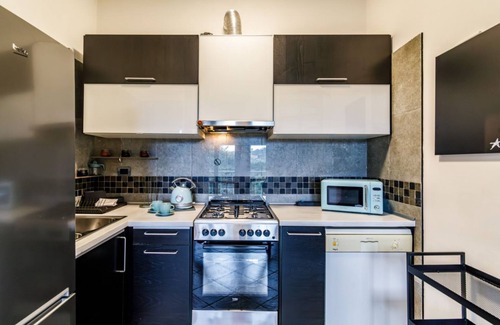 Siena Apartment | Cozy Stay in Colonna San Marco with View