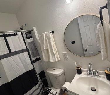 Bearss Plaza House | Cozy Stay in Tampa