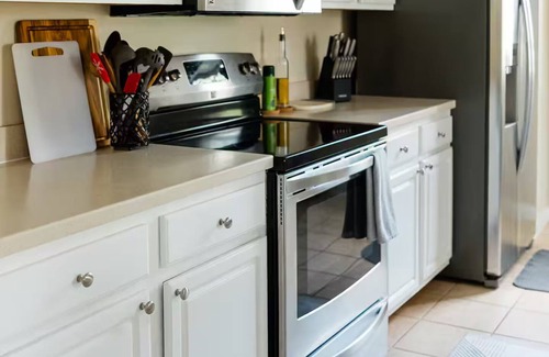 Southside Condo | Cozy stay in the heart of Jax.