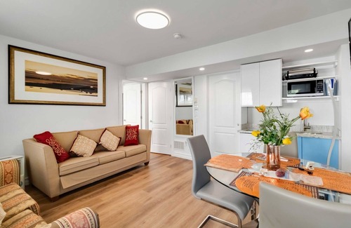 Halifax Apartment | Cozy stay overlooking the basin (2 weeks or more)