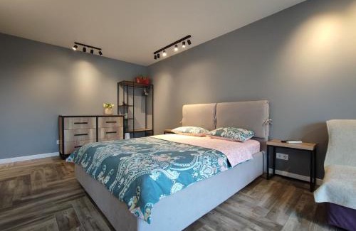 Solomjanskyj Apartment | Cozy studio 10 minutes to Central Railway Station