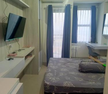Depok Apartment | Cozy Studio Apartemen Transpark Cibubur by Royal Home Indonesia
