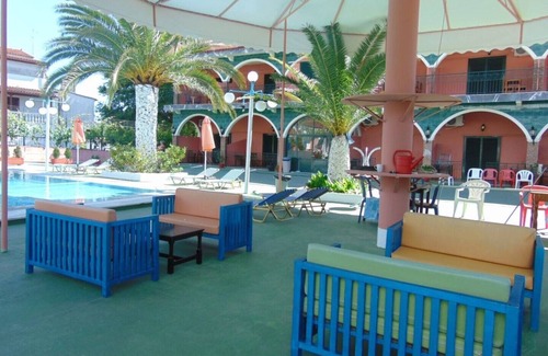 Vassilatika Apartment | cozy Studio apartment for 4 per With shared Pool Within Easy Reach Of Beaches