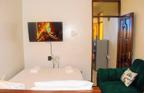 Mombasa House | Cozy studio apartment in Mombasa with WiFi, swimming pool and Sea view.
