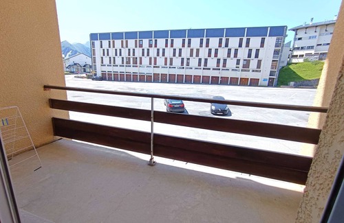 Pla d'Adet Apartment | Cozy Studio Cabine for 6 at Pla d'Adet - Balcony, Parking, Ski Locker
